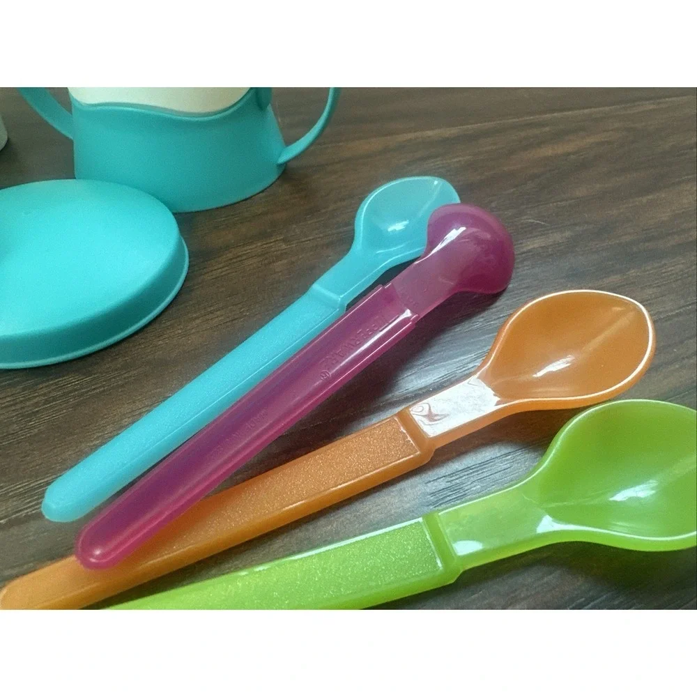 Tupperware Snack Containers & Lids One With Dividers, 2 Cups w Lids Animal Print